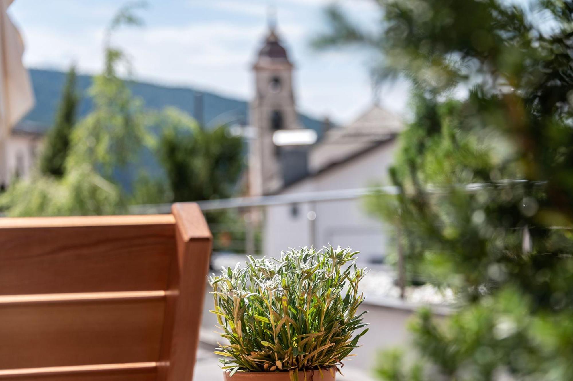 Apparthotel Feldhof - Living And Bistro Nova Ponente Exterior foto